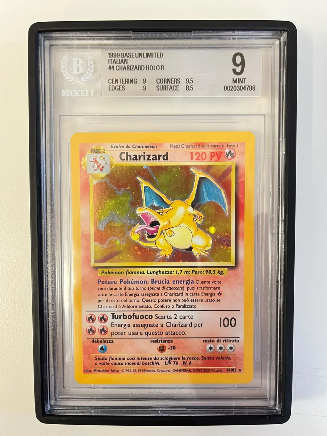 Charizard Unlimited Set Base ITA BGS 9